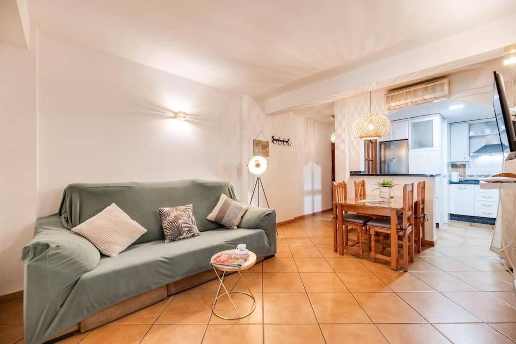 Encantador Apartamento Cerca Del Mar Малага Экстерьер фото