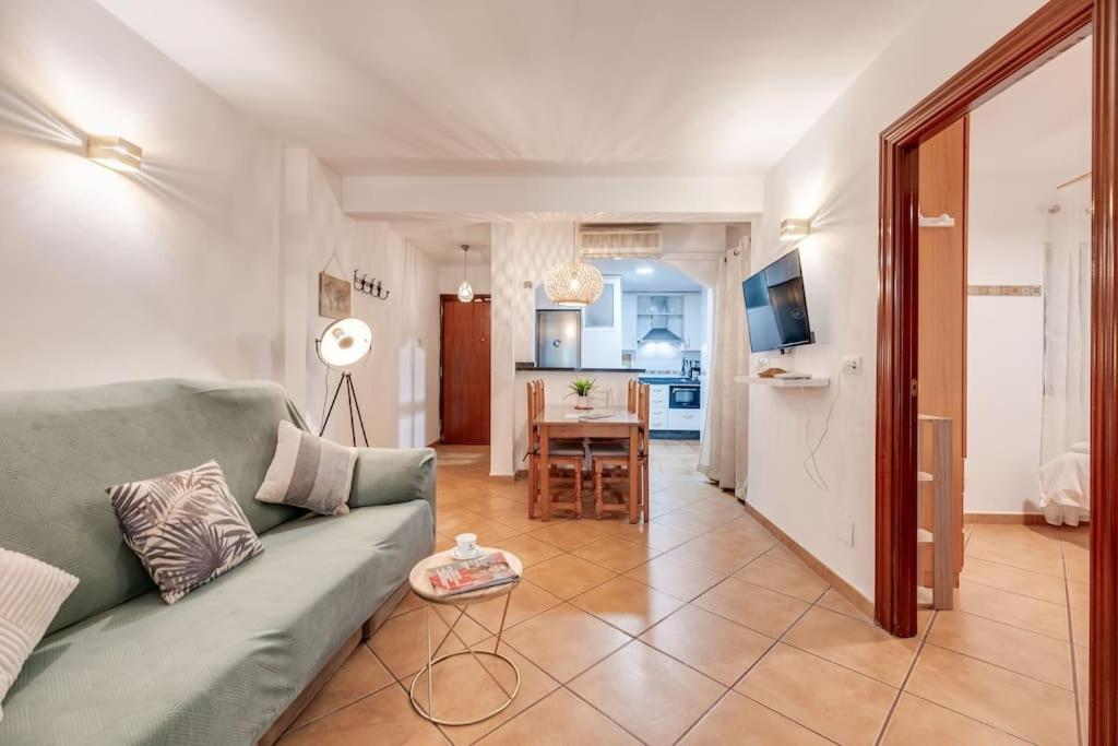 Encantador Apartamento Cerca Del Mar Малага Экстерьер фото